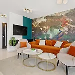 Luxury Seaside شقة *