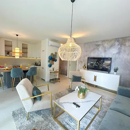 Luxury Seaside Apartment Zadar