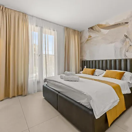 Luxury Seaside 아파트