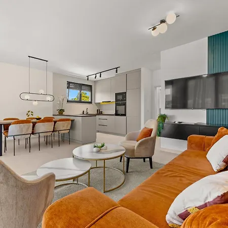 Luxury Seaside Apartment Zadar