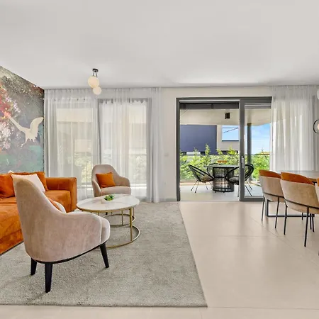 Luxury Seaside Apartment Zadar