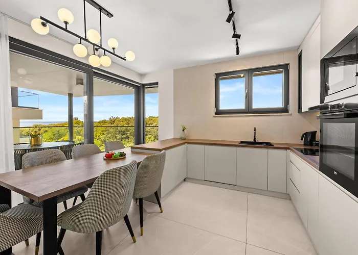 Luxury Seaside Apartment Zadar