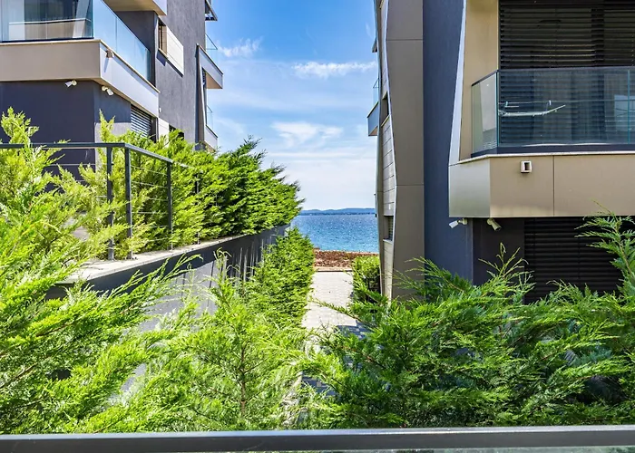 Luxury Seaside Apartment